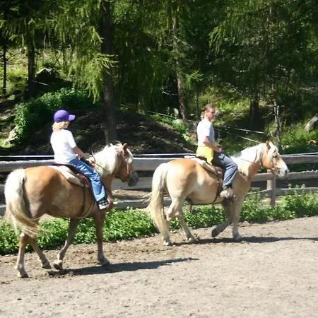 Waldhof مزرعة للإقامة